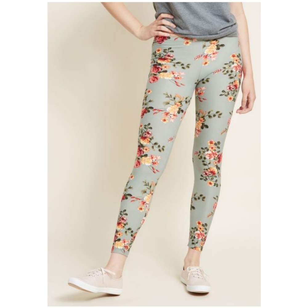 (Sold) - Modcloth All Kinds of Cozy Leggings in Sage Floral